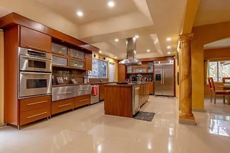 Villa Hospitality Expert Stonehenge - 5Br Mansion Montego Bay Jamaica